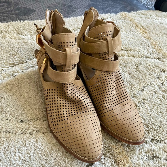 🔴Forever 21 Perforated Cutout Ankle Tan Buckle Booties - Picture 3 of 11